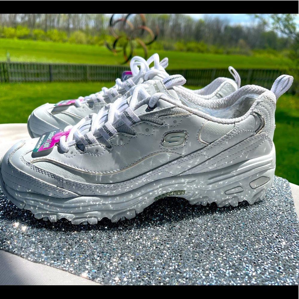 NWT Skechers D lites white athletic  shoes